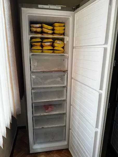 Срочно продаётся  морозильник BECO