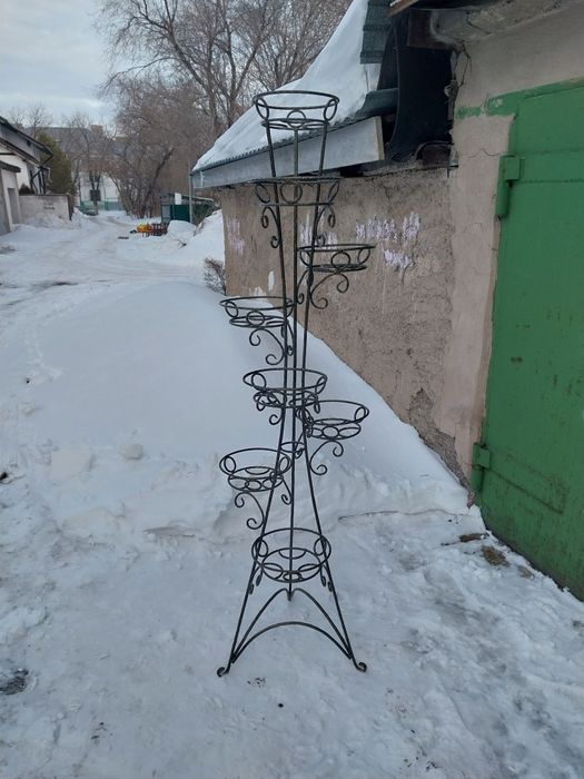 Цветочник. Этажерка для цветов. Подставка для цветов.