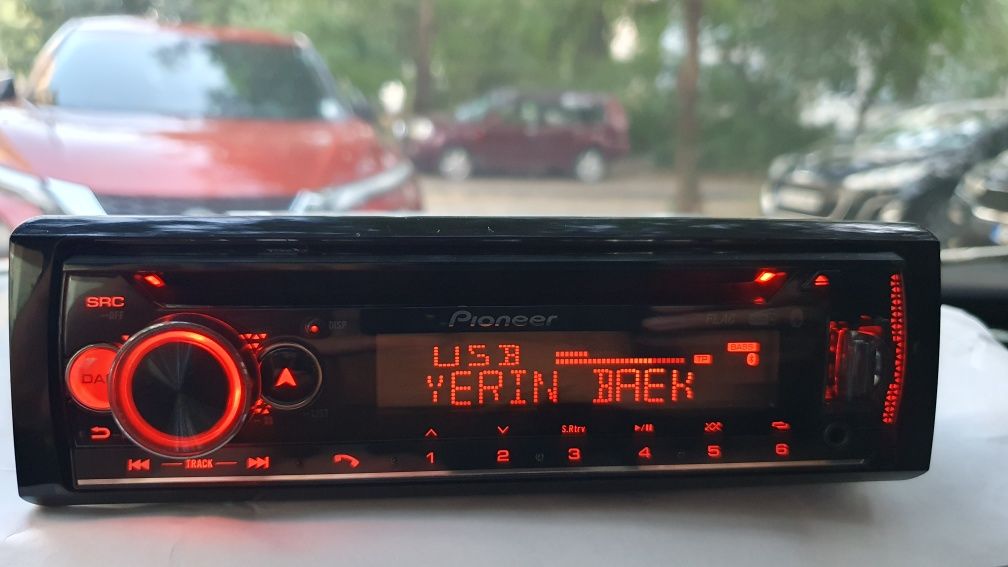 CD плеър за кола Pioneer DEH-S720DAB
