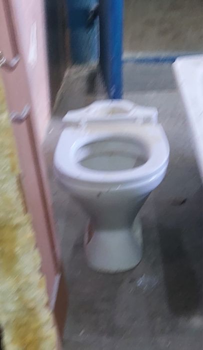 Продам б/у унитаз в хорошем состоянии