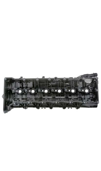Капак клапани за BMW f10 f11 двигател n 57 три литра дизел