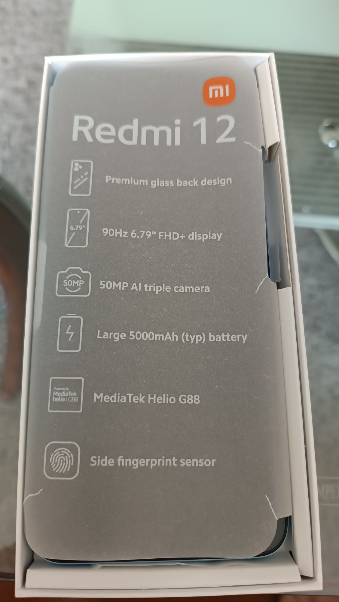 Продавам чисто нов телефон Redmi note 12