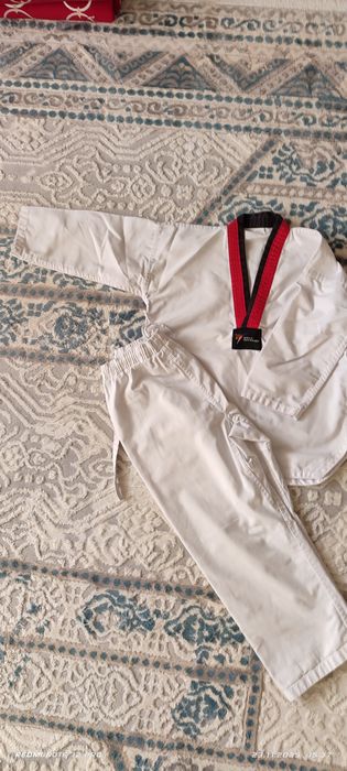 Продам добок (кимоно) для тхэквондо