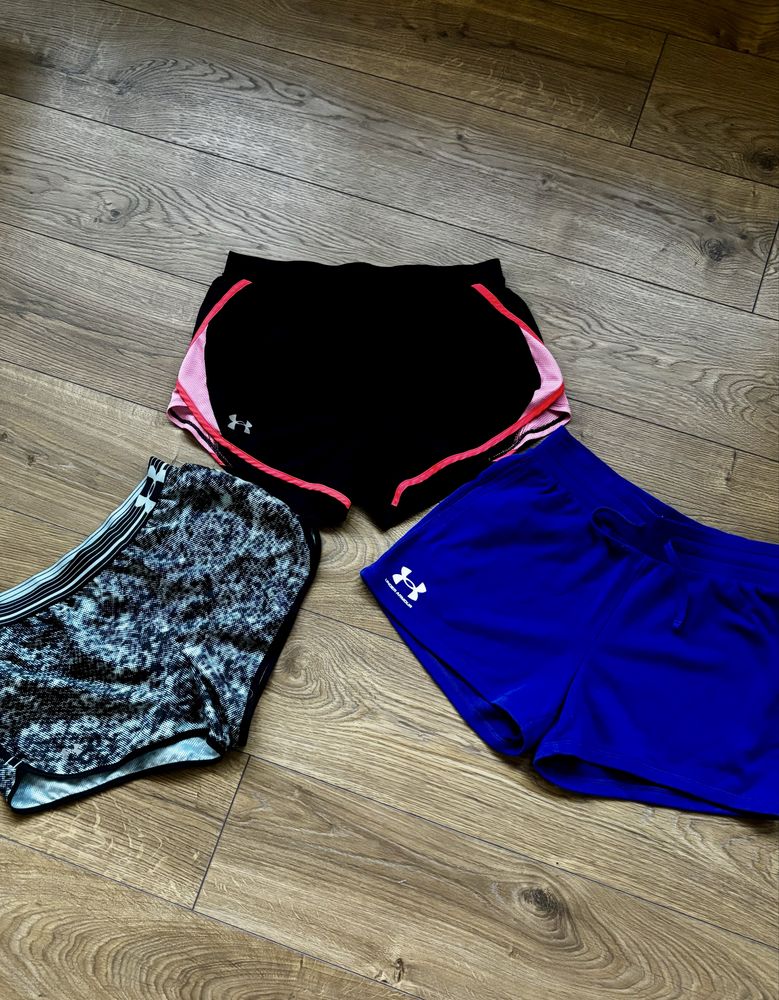 Дамски спортни шорти Under Armour