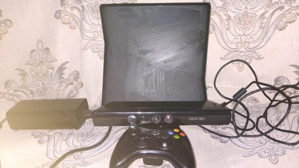 Продаю Xbox 360 без игр