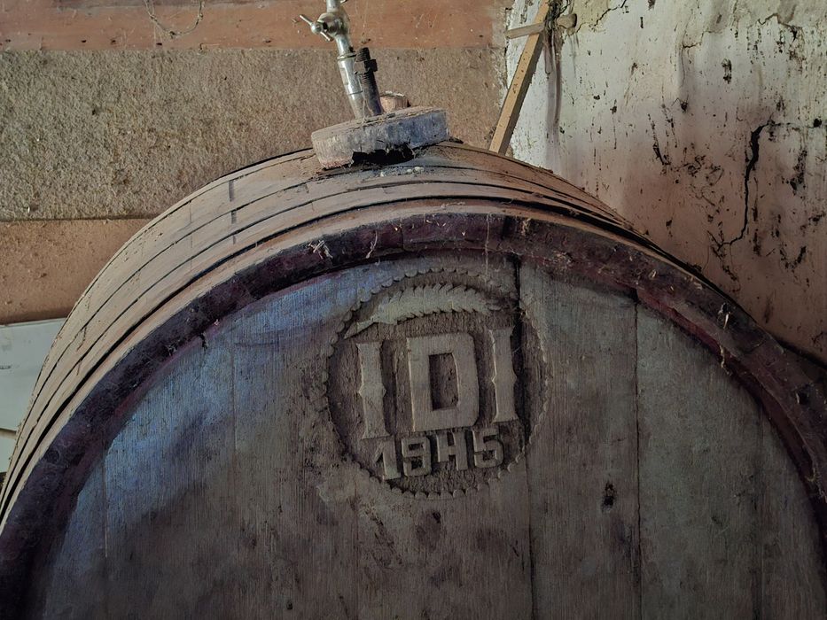 Butoi vechi 2000 litrii pentru vin,decor-wine bar sau de facut ciubar,