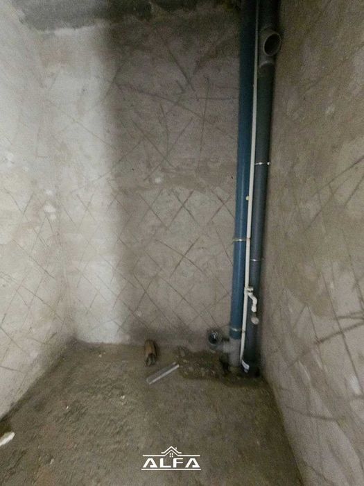 Buxoroda kvartira sotiladi 1 xonali 46m² 7-qavat.