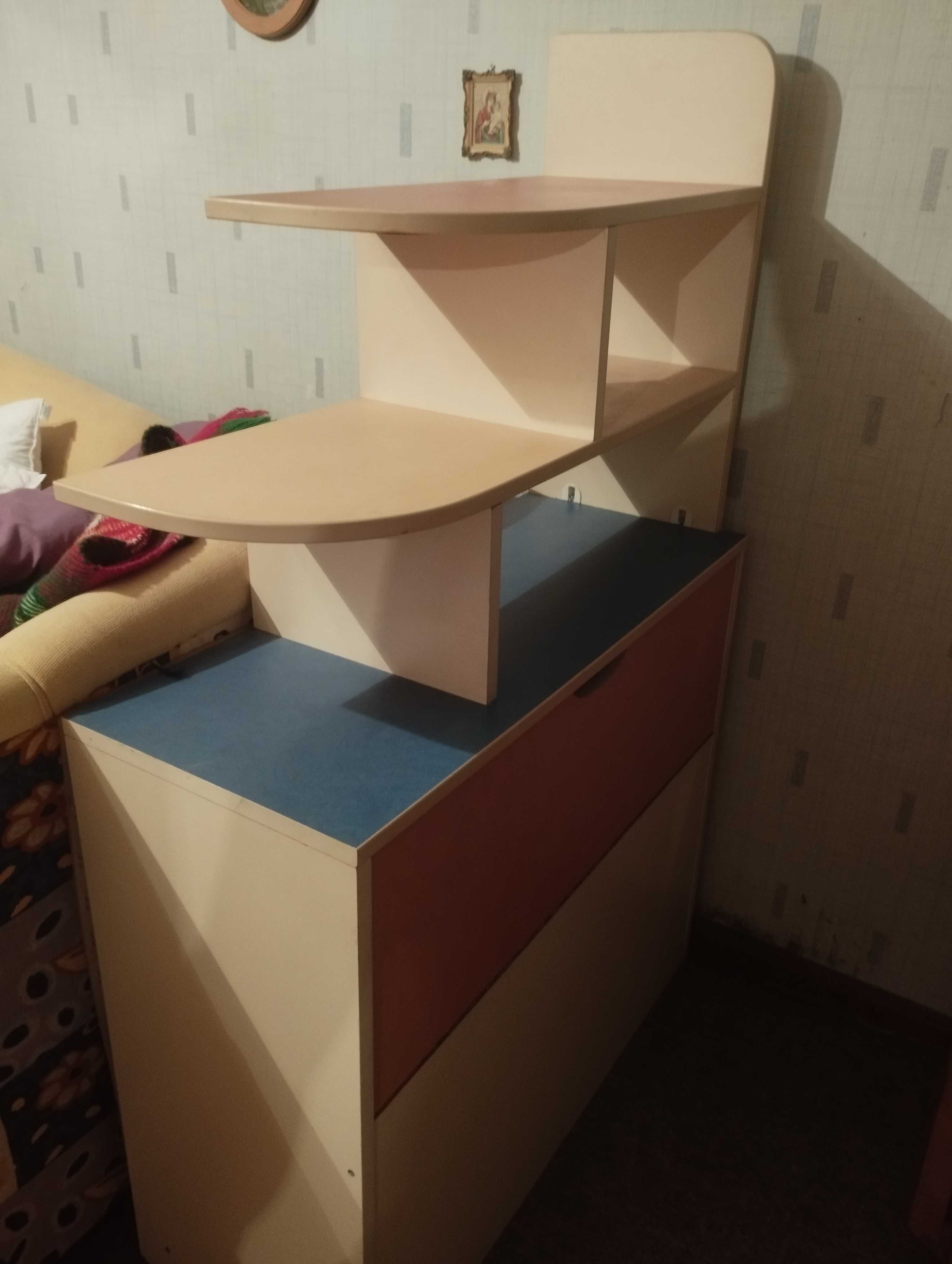 Комплект мебели-диван,гардероб,2 ракли,бюро и секция