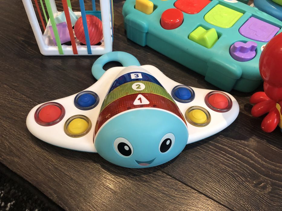 Детски играчки 12-18м