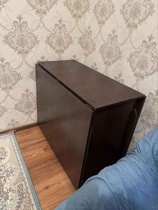 Продается стол книжка