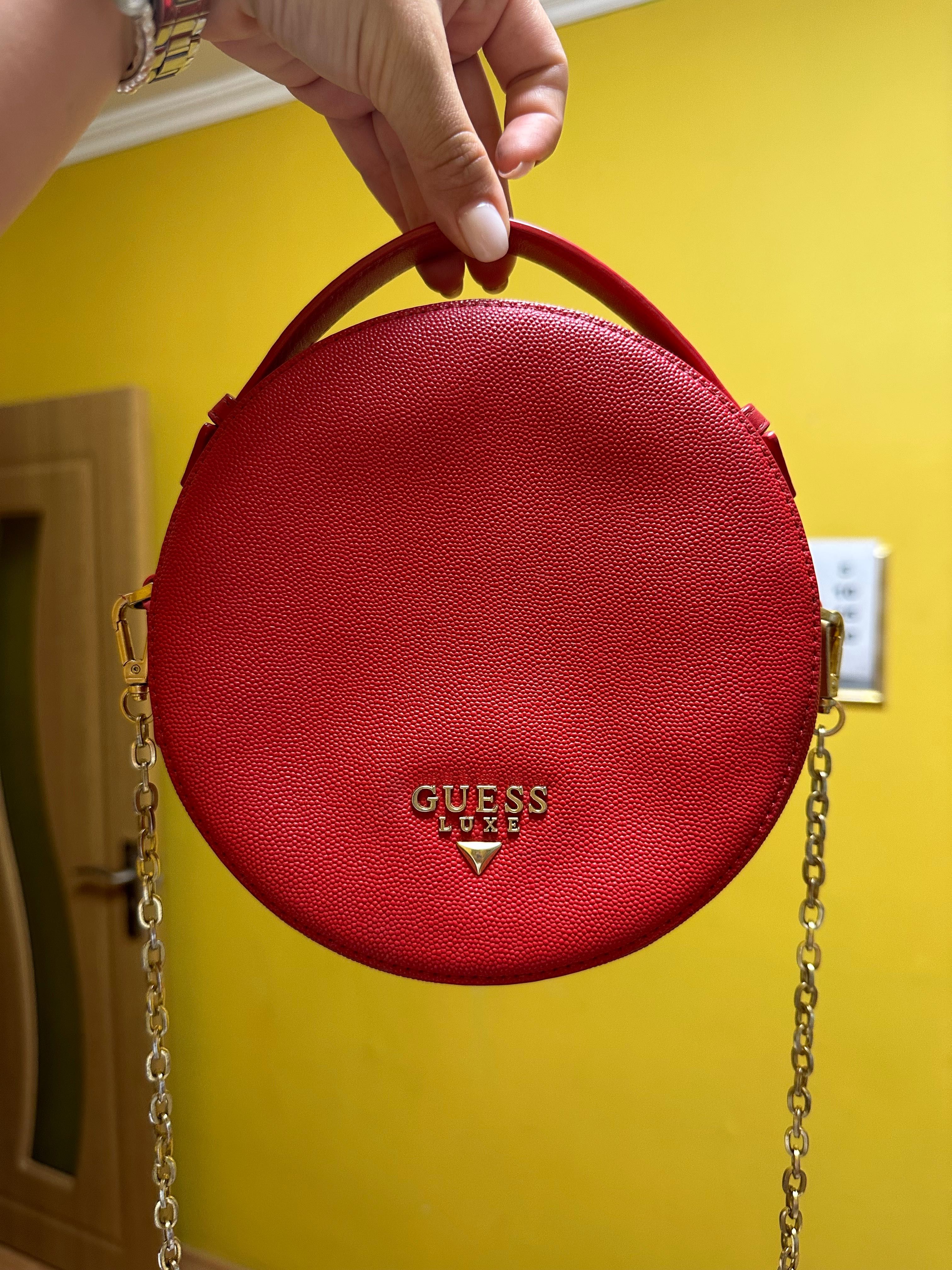 Дамска кожена чанта Guess Luxe