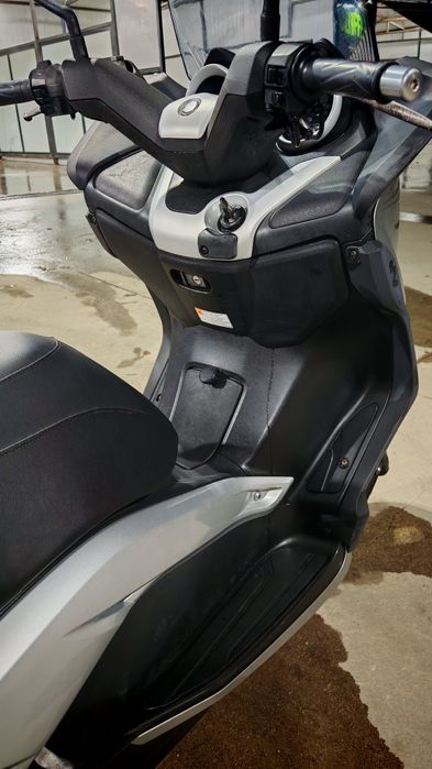 Yamaha x-max 250