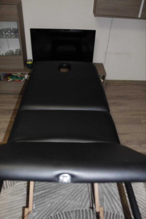 Дървена масажна кушетка нова