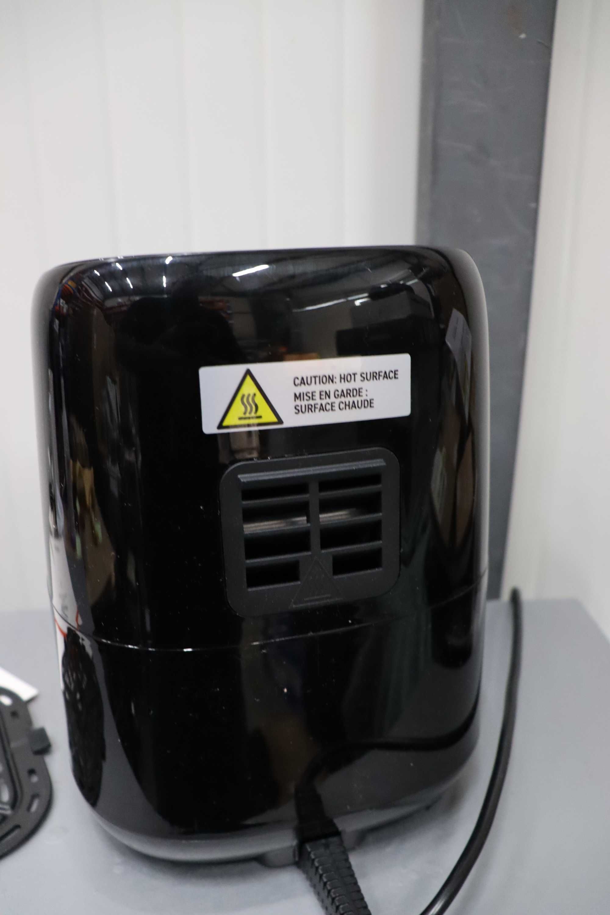 Air Fryer COSORI с горещ въздух 2л, 75-205C, 30 онлайн рецепти, 900W