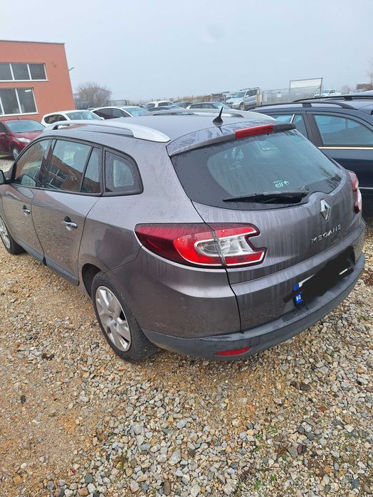 Продавам Renault megane 3 2011 1.5 dci