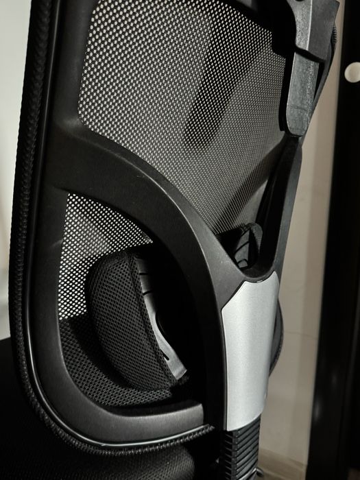 Продавам ергономичен офис стол.