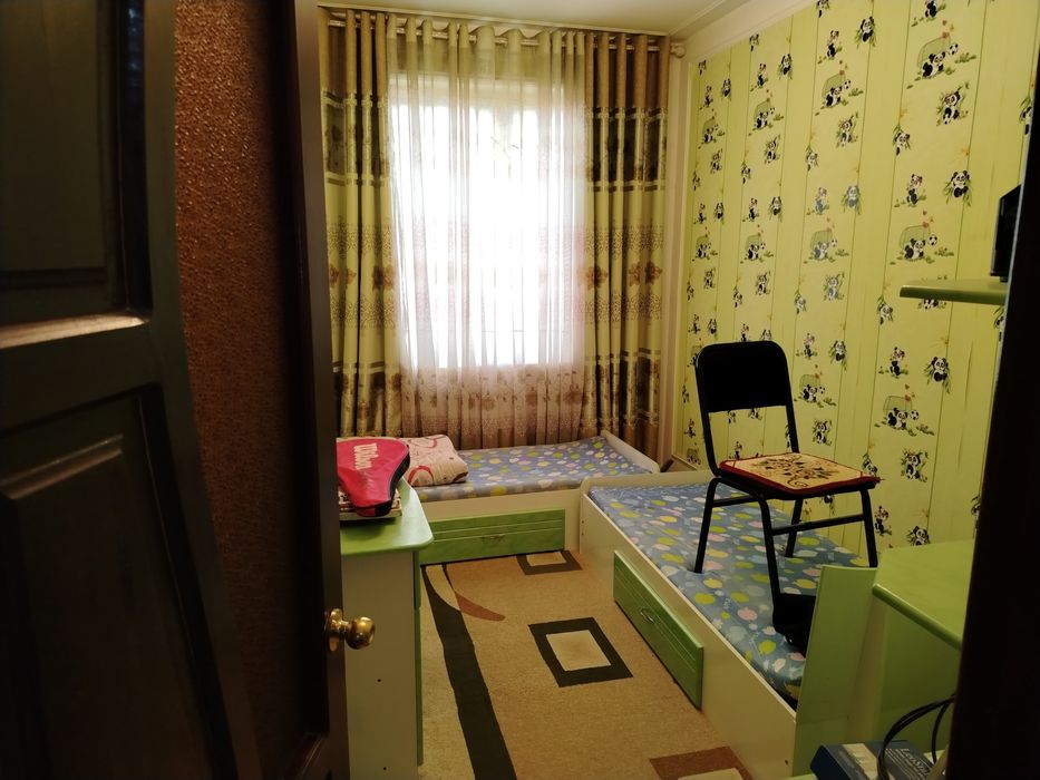 Навоий шахар Янги бозор қаршисидаги домлардан квартира сотилади