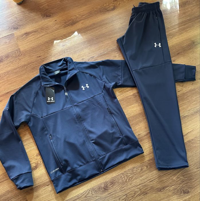 Мъжки,полиамиден,тъмно син екип Under Armour,с лека топла подплата