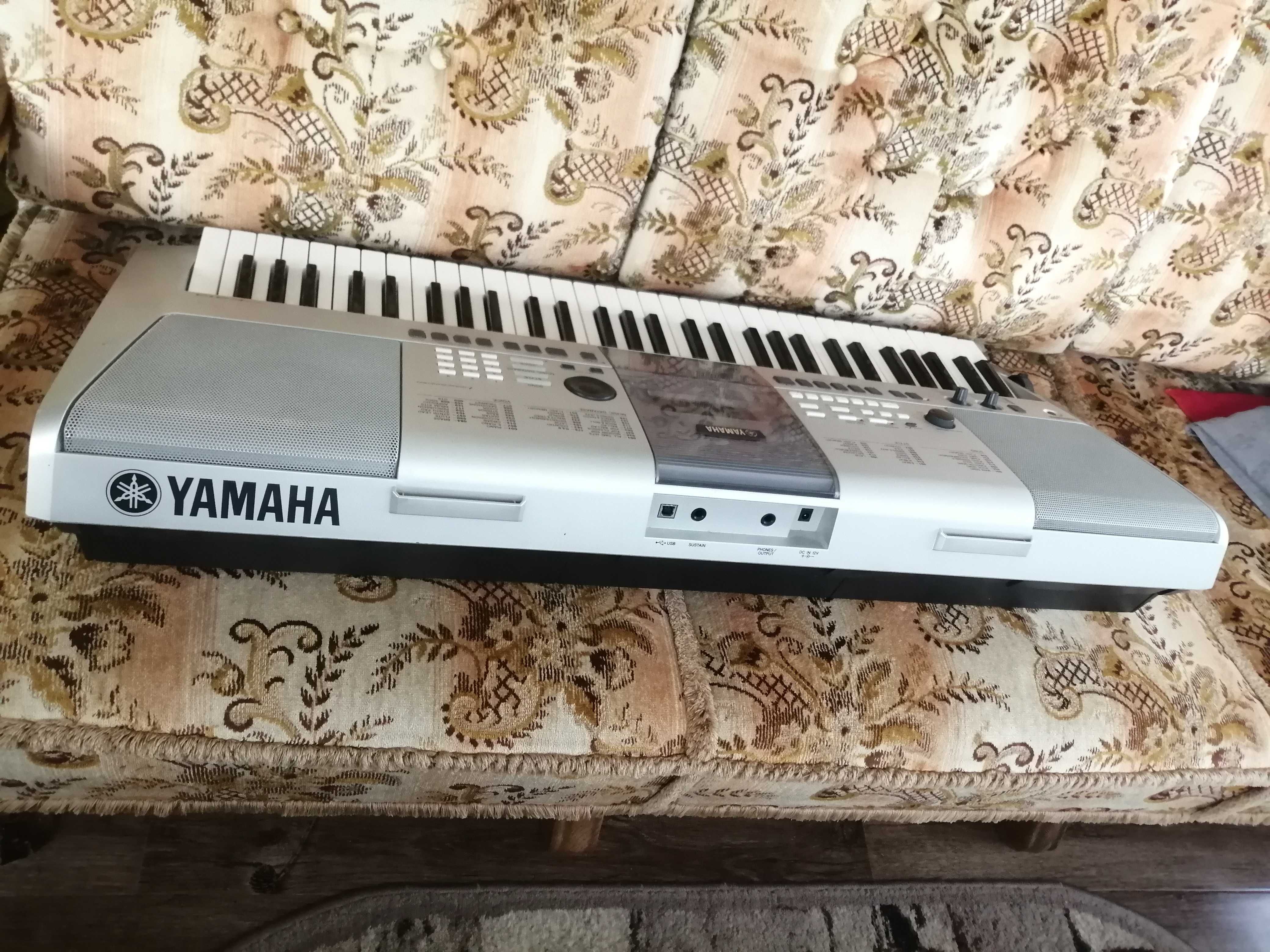 Orga Yamaha PSR - E413 cu sintetizator