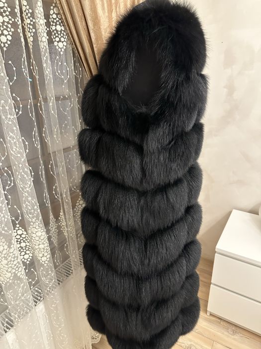 Vesta blana naturala si piele lungă superba