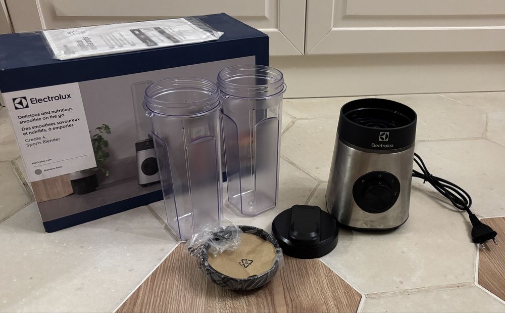 Блендер Electrolux Create 4