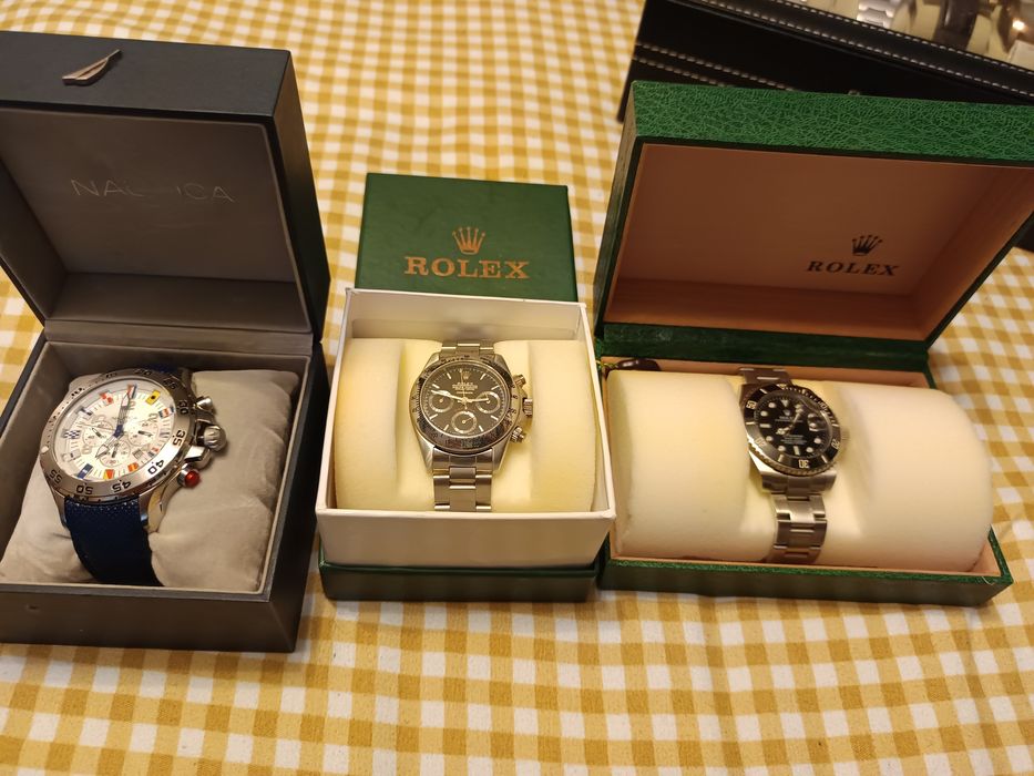 Vând ceasuri automatice și electronice