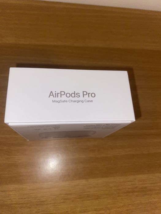 Airpods Pro.