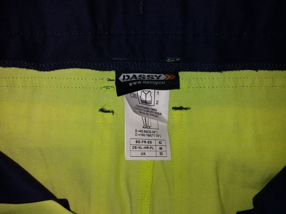 Pantalon scurt Dassy