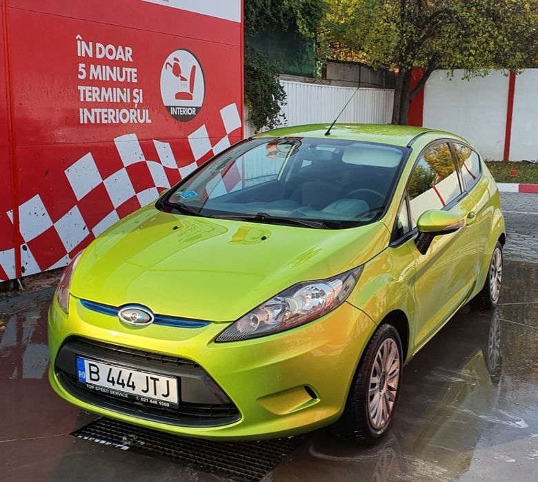 Ford Fiesta 160000 km, GPL, nefumător, AC, 8 anvelope iarna + vară