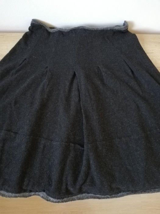 Vand fusta din tricot 75% lana, marimea M