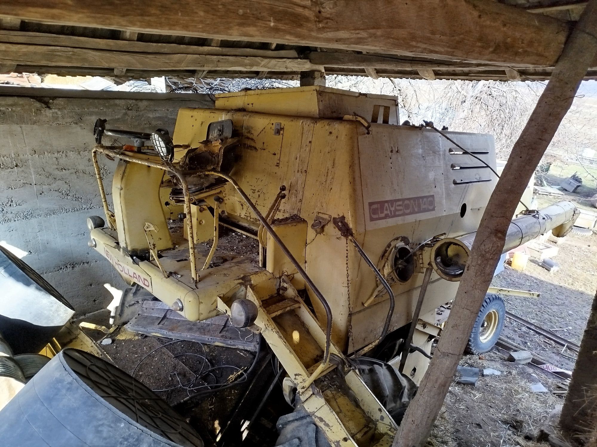 Combină New Holland M140