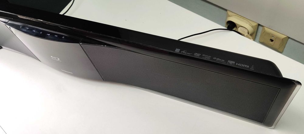 Samsung HT BD 8200 Soundbar cu blu ray incorporat boxe si amplificator