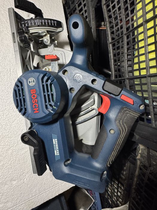 Fierastrau circular  profesional  Bosch GKS 18v 57-2 din 2024
