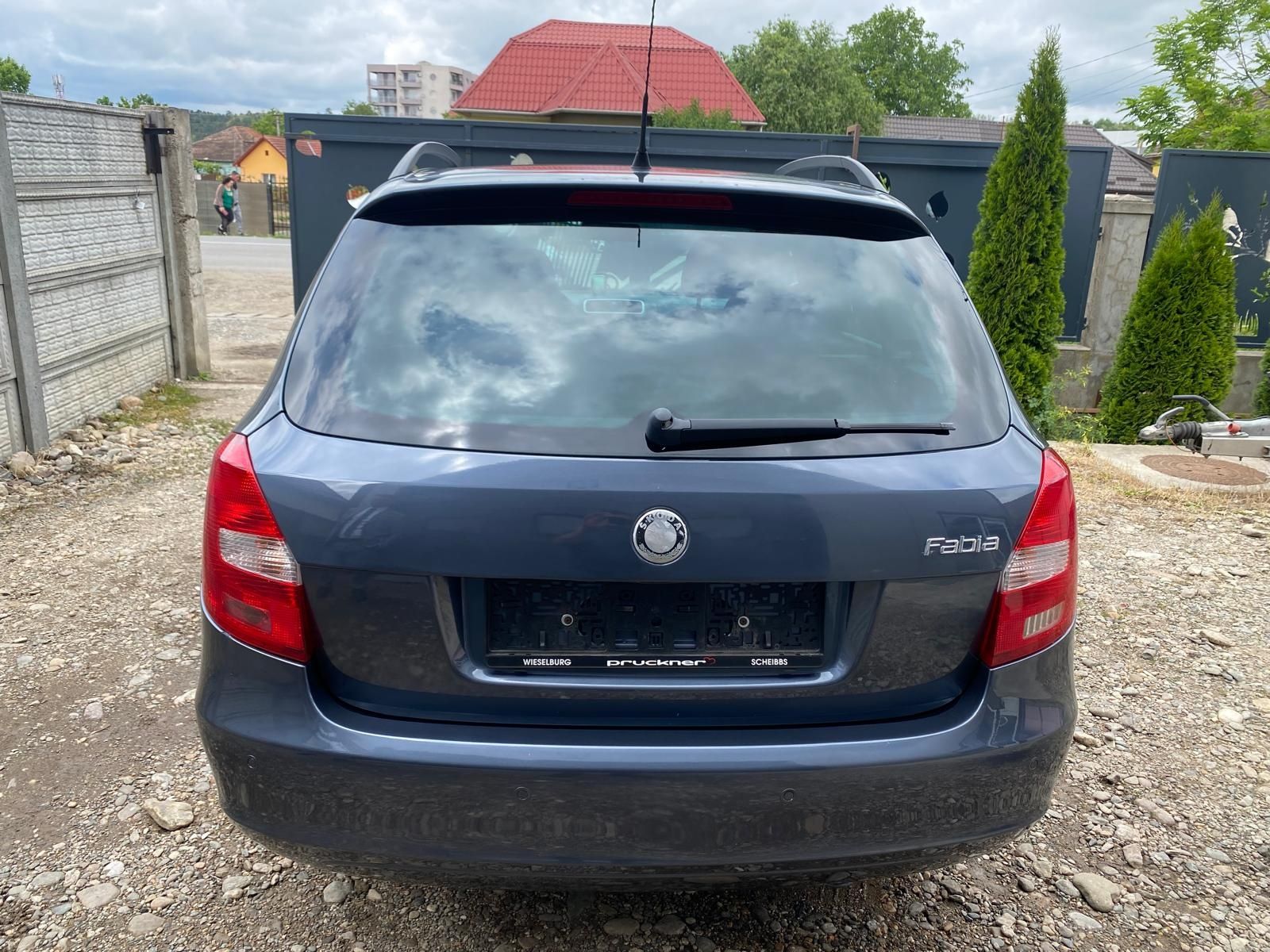 Skoda fabia 1,4 benzina,130000 km,an 2009