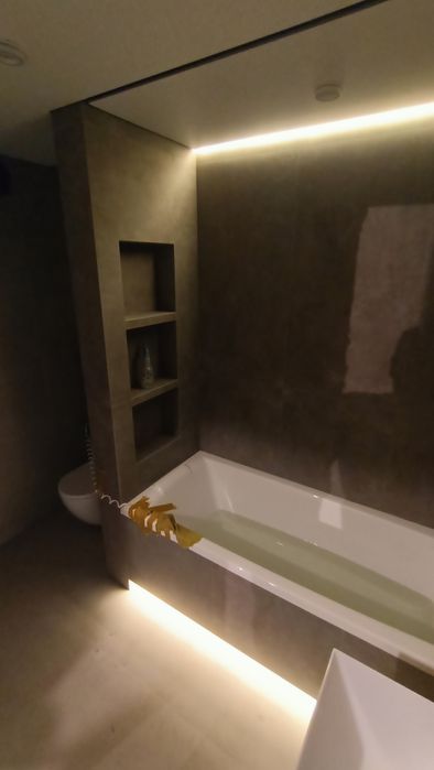 Укладка кафельной плитки. Кафельщик. Плиточник