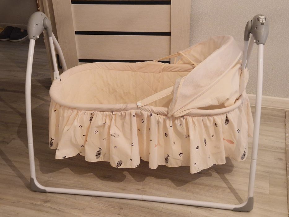 Продаю кровать- манеж для малышей