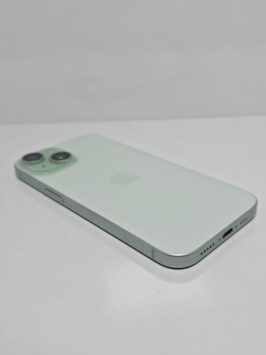 iPhone 15 128GB Green