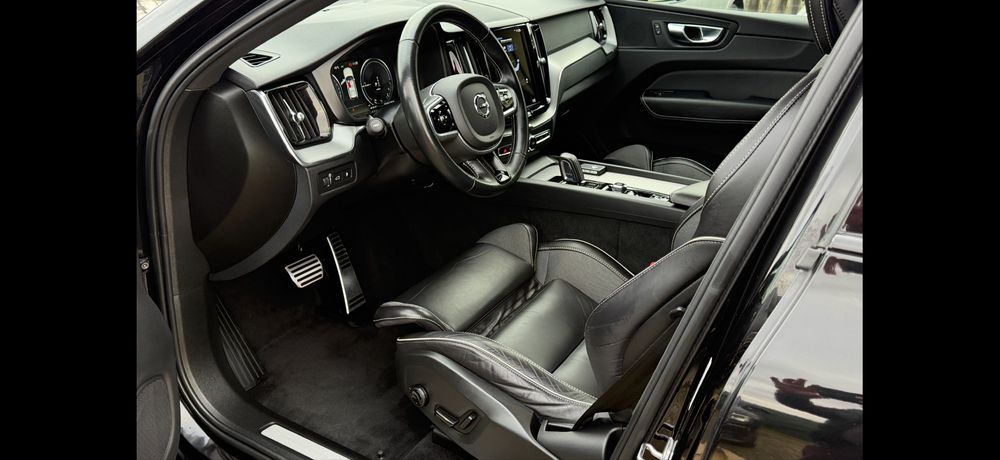 VOLVO XC60 R Design 2021 2.0 390CP E6 Automat 4x4 Panoramic Camera