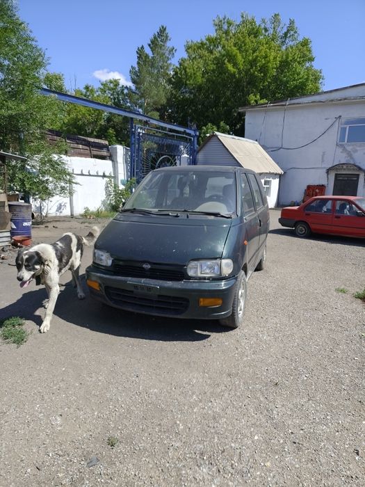Продам минивен Ниссан сирена на запчасти.