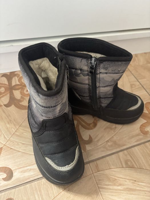 Продам зимние сапоги для мальчика