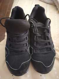 Adidasi adidas 32