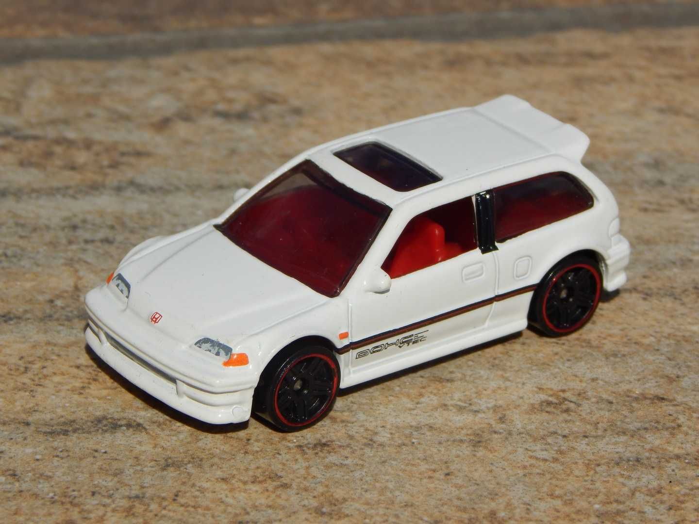 Macheta Honda Civic IV EF DOHC VTEC scara 1:64 Hot Wheels