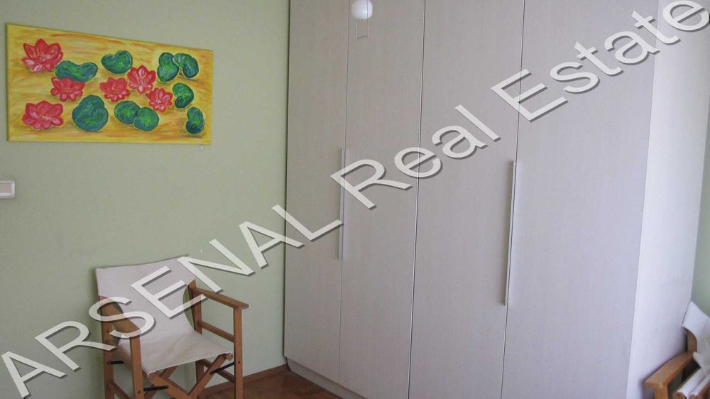 Тристаен апартамент под наем, Център