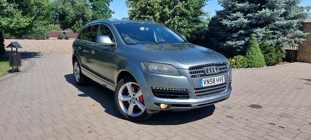 Audi Q7 din 2009 motor 3.0 V6 Volan pe dreapta Anglia