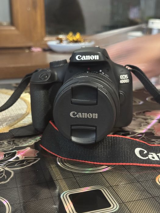 Фотоапарат Canon EOS 4000D