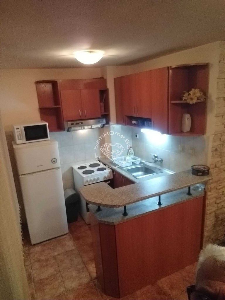 Дава се под наем Тристаен апартамент в Варна, Лятно кино Тракия - 78 кв.м за 600 € - Снимка #2