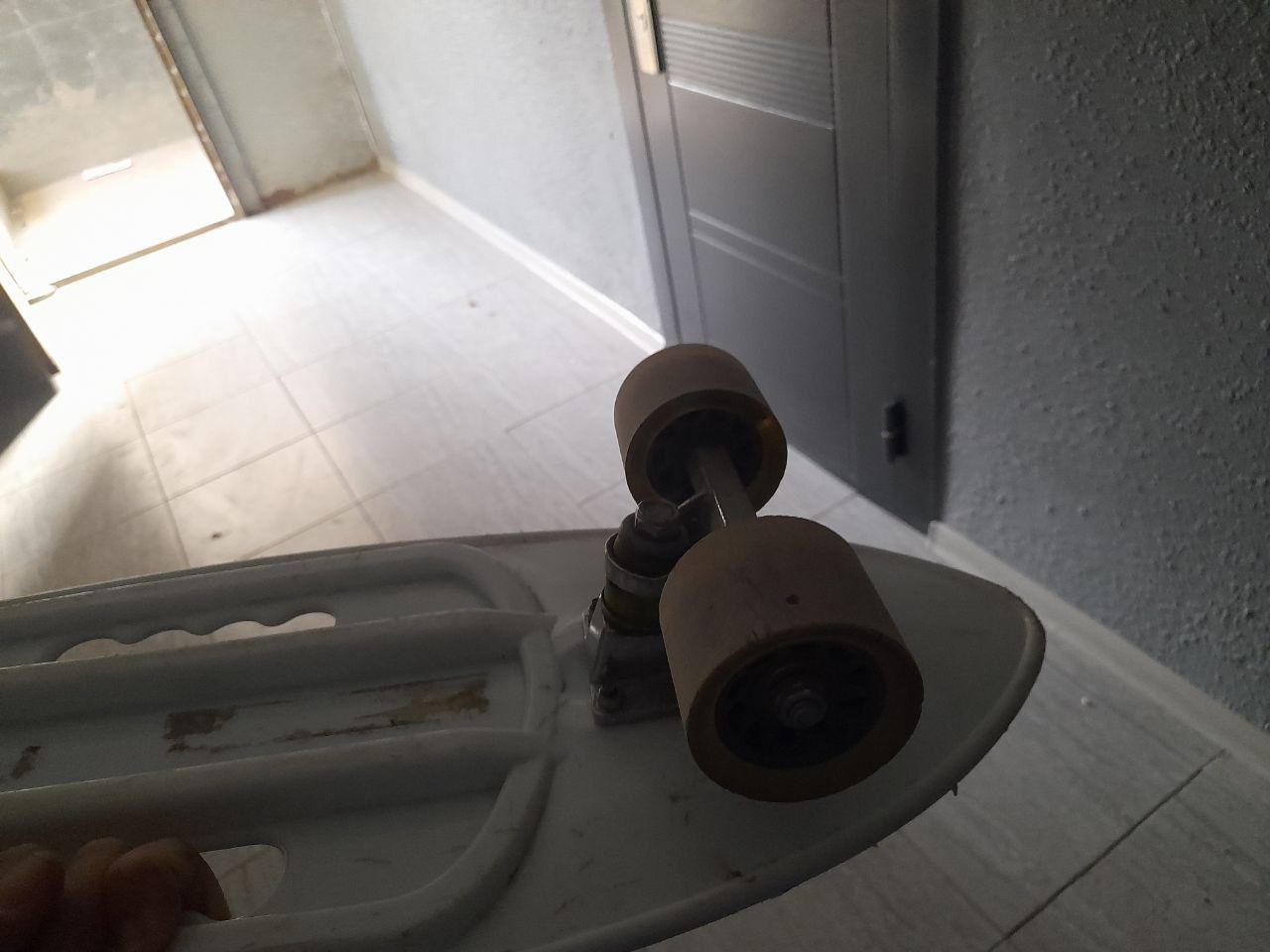 Skateboard sotiladi holati ideal