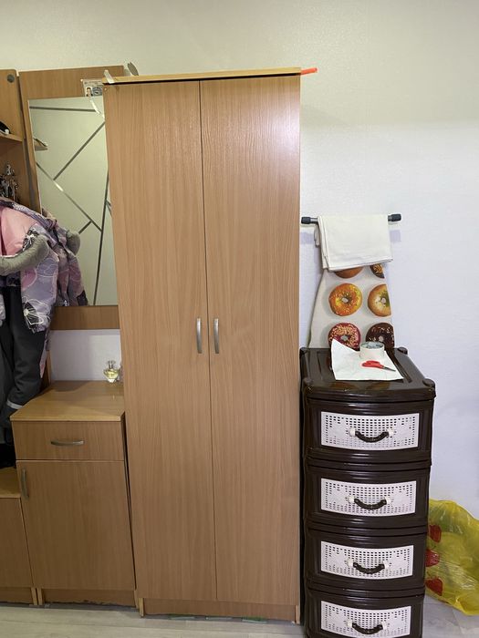 Продам шкаф для прихожей