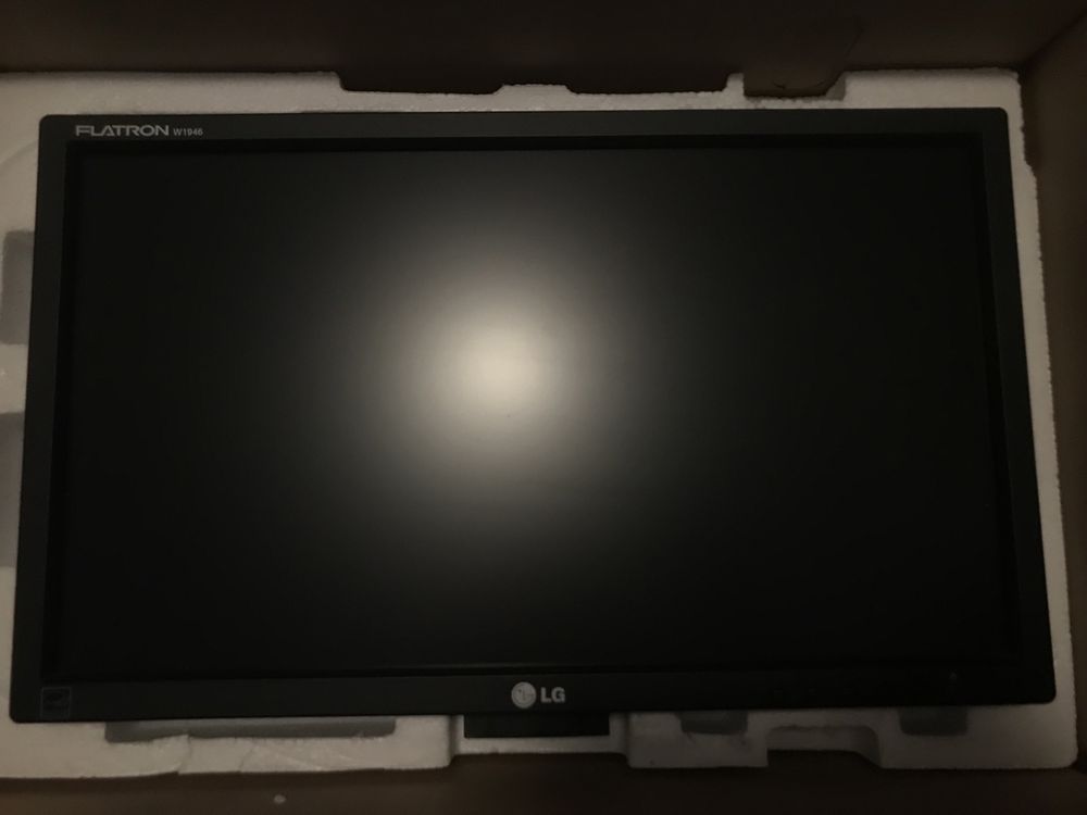 Monitor LG 19” foarte putin folosit