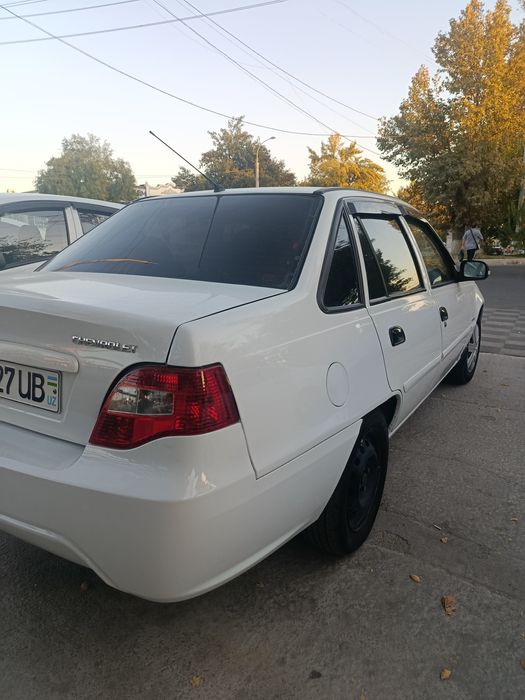 Gaz benzin yurishlari yaxshi yurib turgan moshina